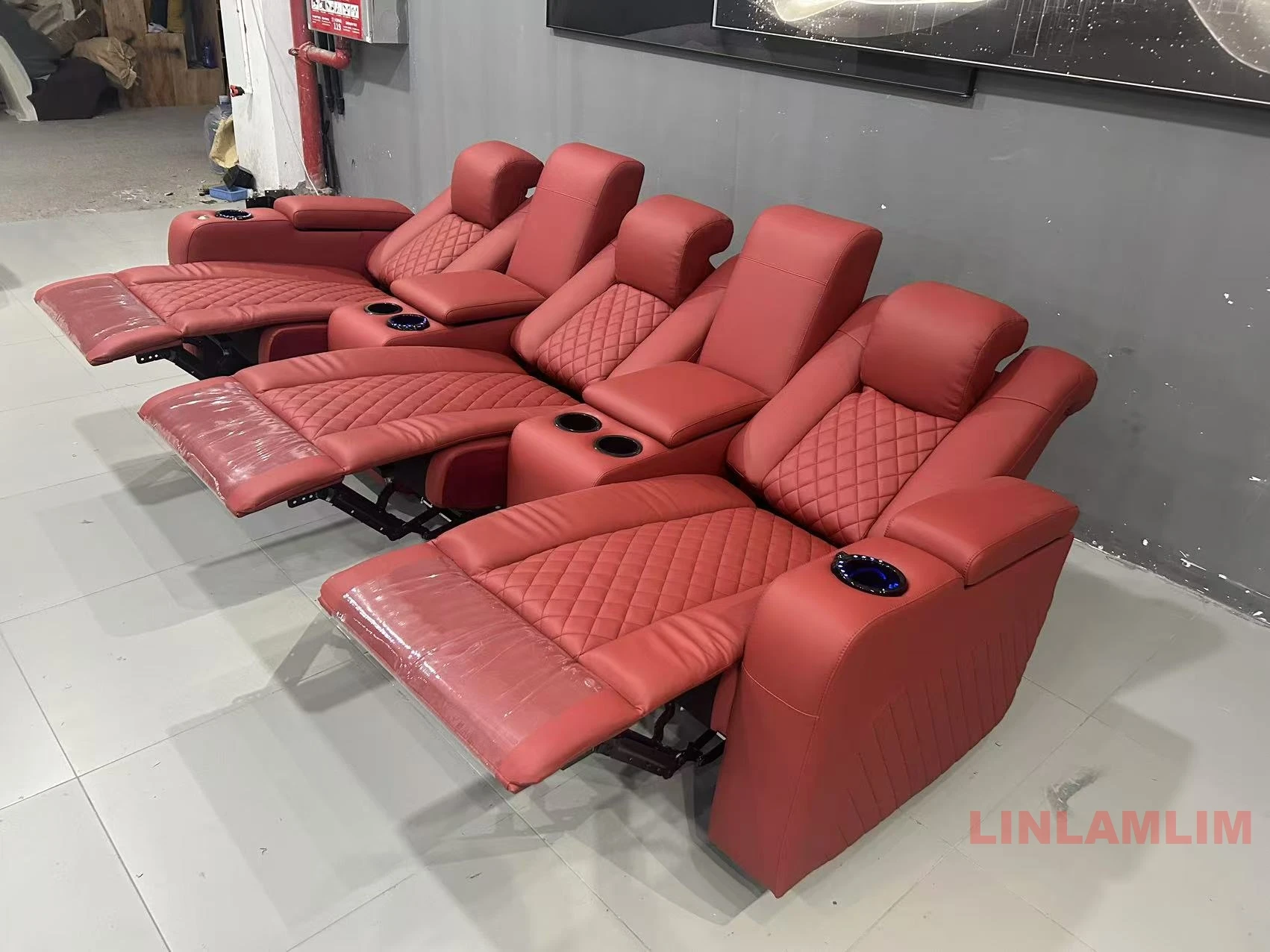 Linlamlim-カップホルダー付きの豪華な3人掛けリクラ - Home Cinema Luxury のレビューと価格